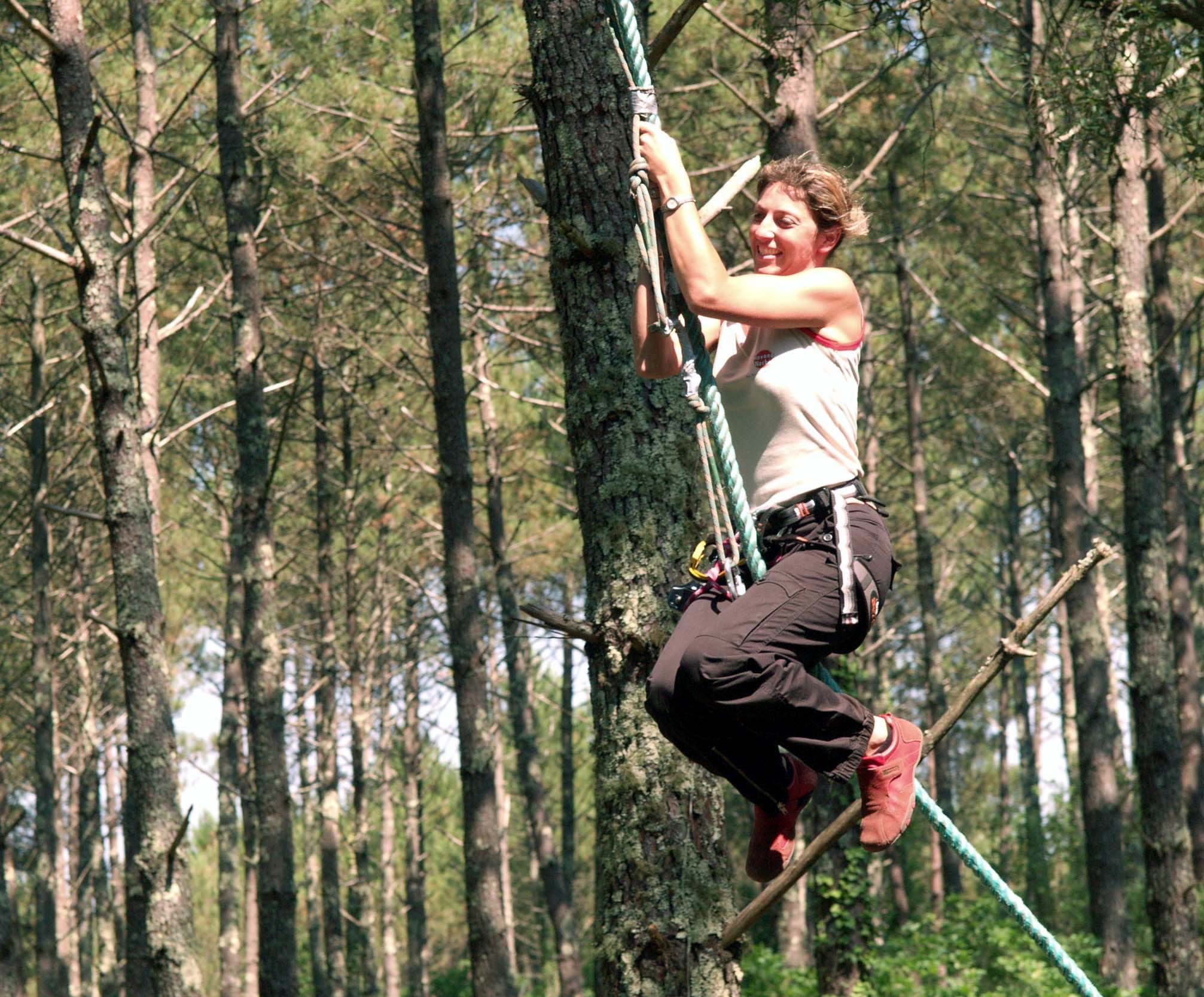 Escalade sur echelle de corde